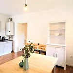 Zentral Wohnen - Inkl. Privatem Stellplatz