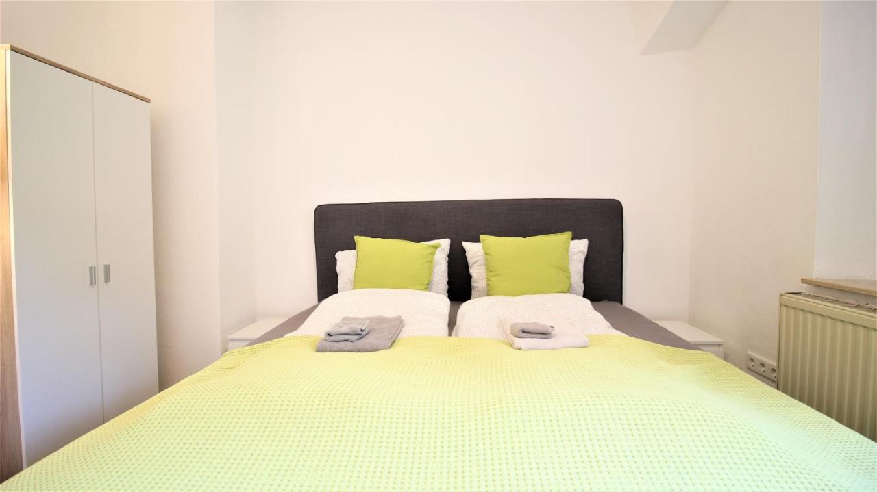 Zentral Wohnen - Inkl. Privatem Stellplatz Apartment