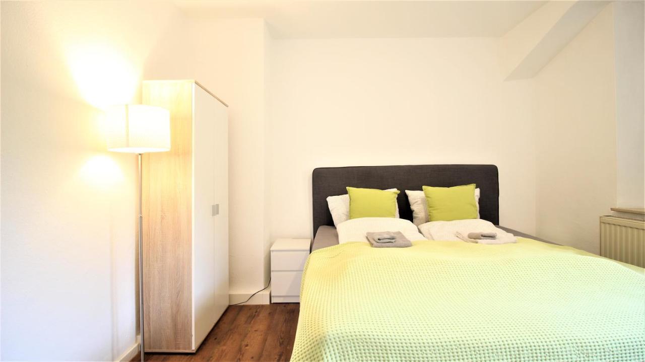 Zentral Wohnen - Inkl. Privatem Stellplatz Apartment